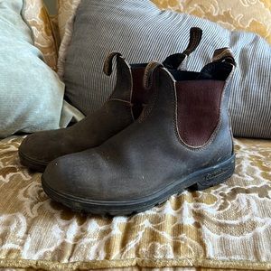 Blundstones